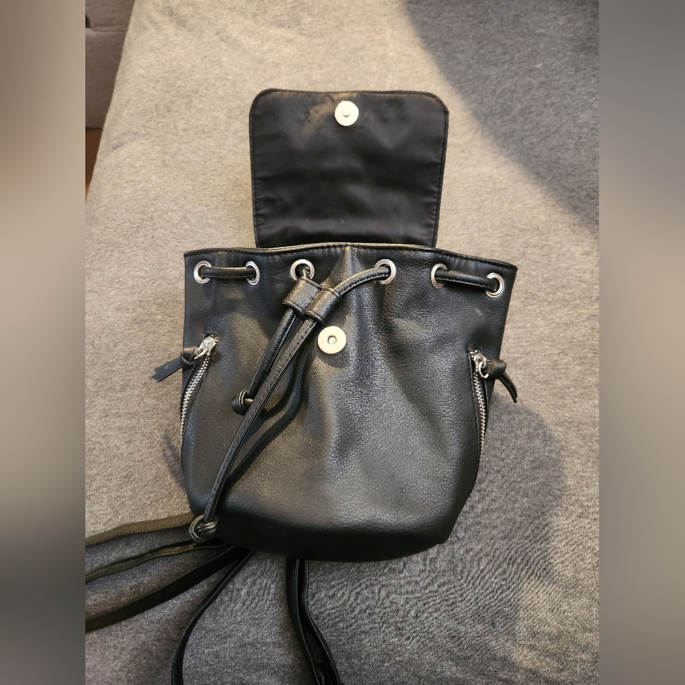 Massimo Elegant Black Backpack - Picture 2 of 5